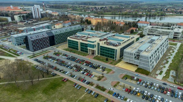 Pogled iz zraka na kampus Sveučilišta u Osijeku