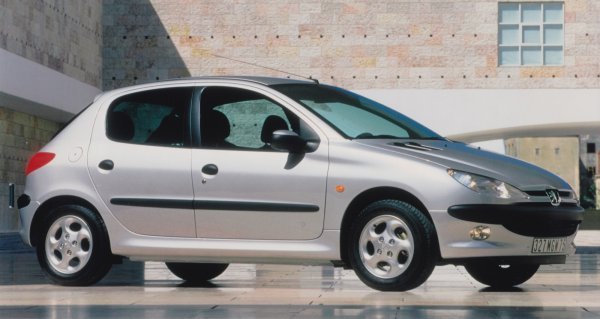 Tada novi Peugeot 206 je stigao na tržište 4 godine ranije, 1998.