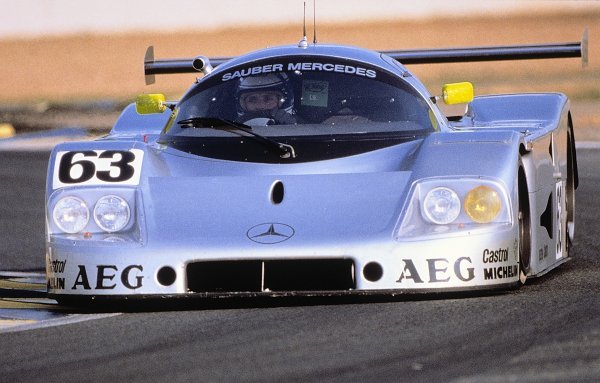 Sauber Mercedes C 9, trkaći automobil grupe C,. Startni broj 63 – pobjednici: Jochen Mass / Manuel Reuter / Stanley Dickens