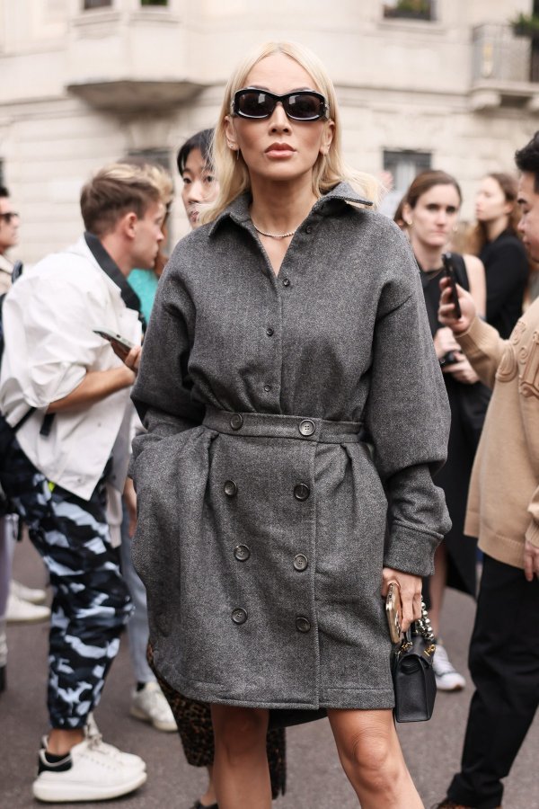 Milanska ulična moda - kaput s remenom