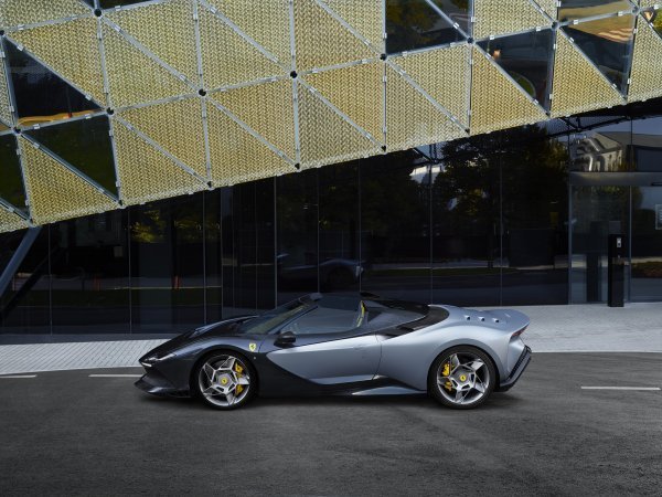 Ferrari SP-8: najnoviji dodatak One-Off seriji