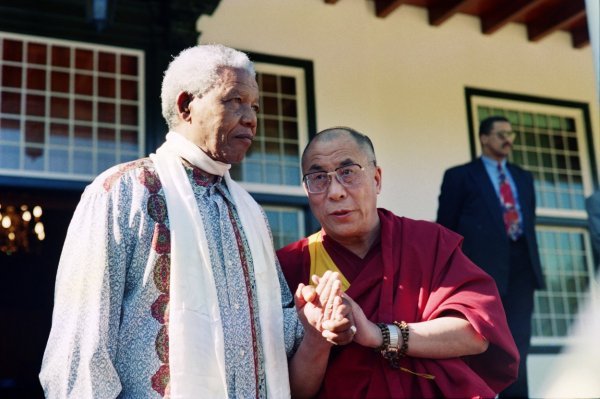 Nelson Mandela s Dalaj-lamom XIV.