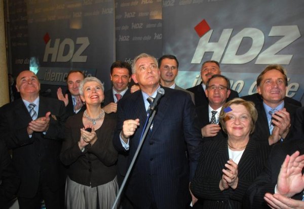 Lino Červar u pobjedničkom taboru Sanaderova HDZ-a na izborima 2007.  