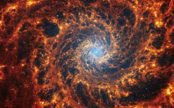 Spiralni krakovi NGC 628 udaljeni su 32 milijuna svjetlosnih godina u zviježđu Riba