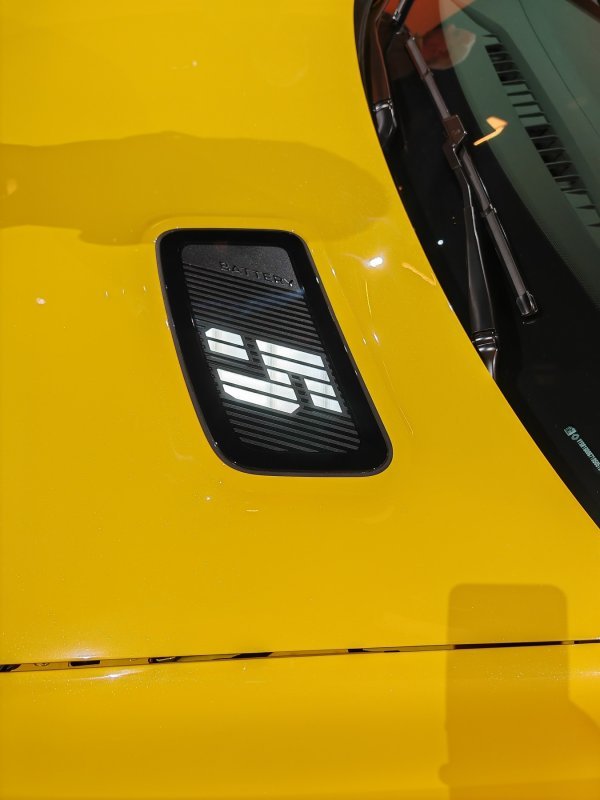 Renault 5 E-Tech electric: na ovom 'prozorčiću' na haubi ćete moći vizualno provjeriti stanje napunjenosti baterije