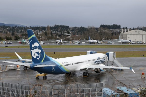 Zrakoplov Alaska Airlinesa s kojeg s otpala vrata