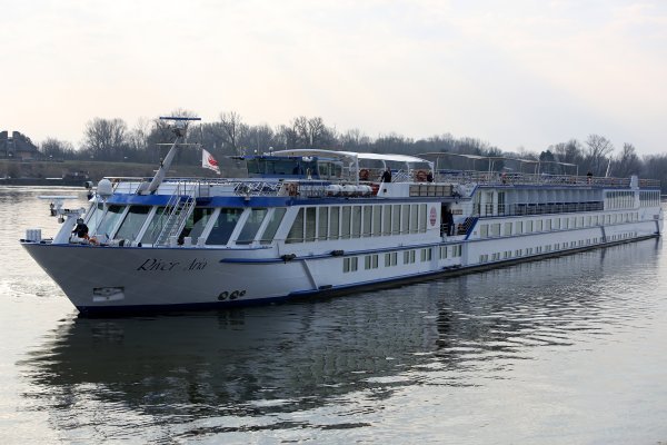 Riječni kruzer na Dunavu