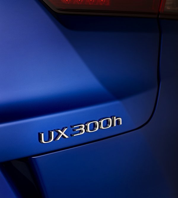 Crossover LexusUX 300h mijenja dosadašnji UX 250h