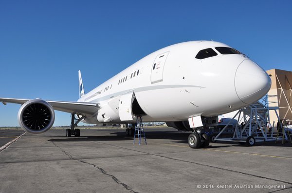 Boeing 787 koji je Kestrel Aviation Management predstavio u Ženevi Licencirane fotografije