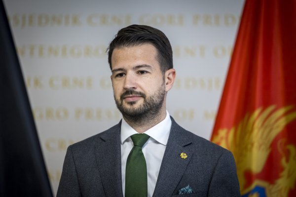 Crnogorski predsjednik: 'Prihvaćamo odgovornost za Morinj, ali što je s Lorom?'