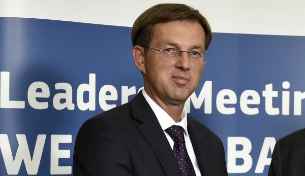 Slovenski premijer Miro Cerar nije sklon tome da Sava Re pređe u hrvatske ruke Reuters