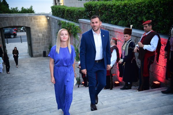 Supruga splitskog gradonačelnika nastavlja nizati odlične stajlinge