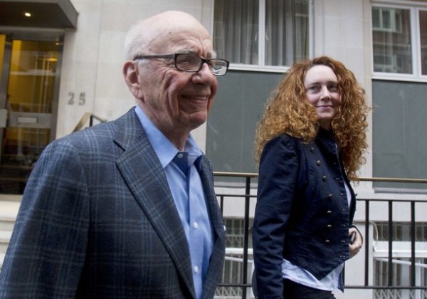 Rupert Murdoch i Rebeka Brooks, čije je imenovanje za glavnu urednicu bilo početak kraja News of the Worlda Reuters