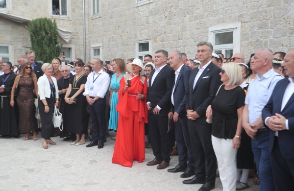 Sanja Musić Milanović iznenadila je stajlingom i privukla sve poglede u Sinju