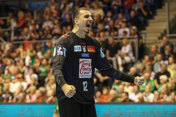 Hrvatski golman opet oduševio izvedbom; navijači su ga nagradili