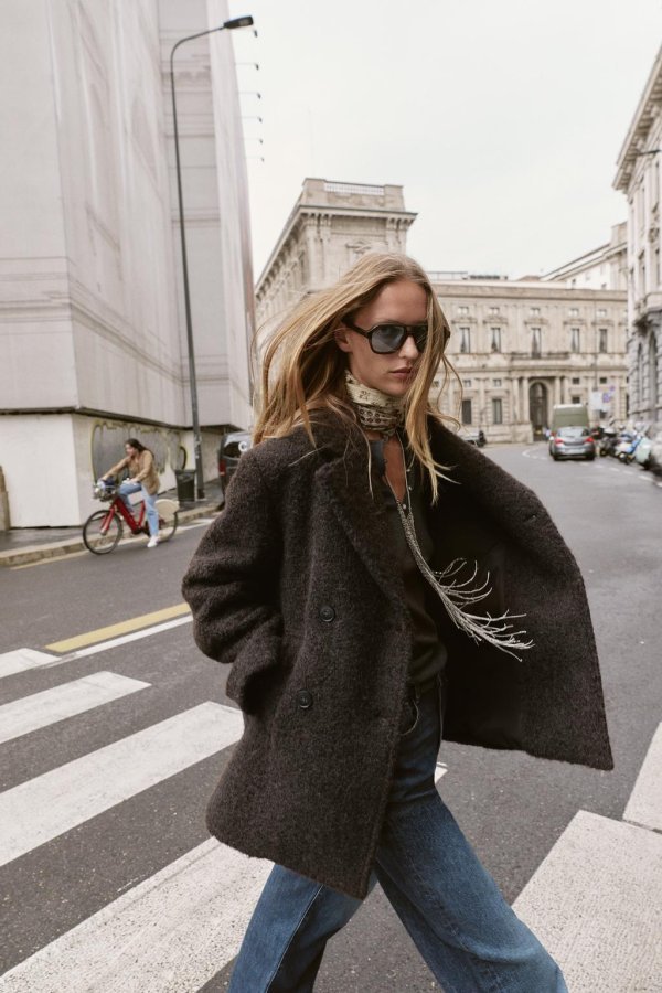 Zara ima hit minimalističke i elegantne kapute koji se nose sezonama, i to po sjajnim cijenama
