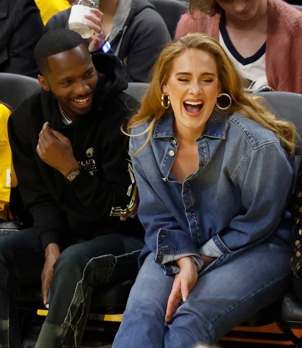 Adele se pojavila prvi put nakon šest mjeseci, a izgleda tako da su se mnogi iznenadili