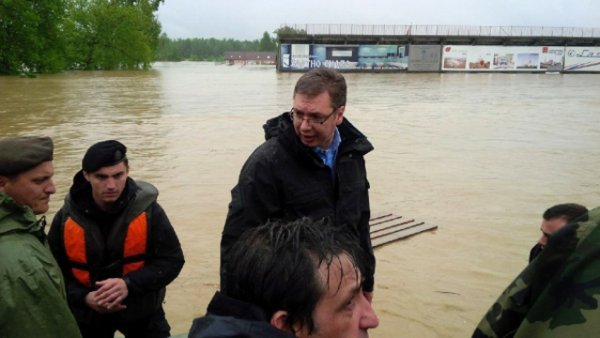 Vučić obilazi poplavljeni Obrenovac
