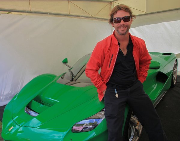 Jay Kay pored svog Ferrari LaFerrarija, jedinog na svijetu u zelenoj boji