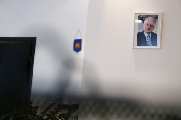 Na zidu u ministrovu uredu je slika prvog hrvatskog predsjednika dr. Franje Tuđmana  Matej Grgić/tportal.hr