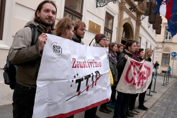 Prosvjed Inicijative Zaustavimo TTIP ispred Banskih dvora  Patrik Macek/PIXSELL