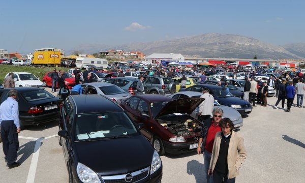 Stanovi i automobili u Hrvatskoj kupuju se u eurima