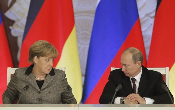 Vladimir Putin i Angela Merkel 