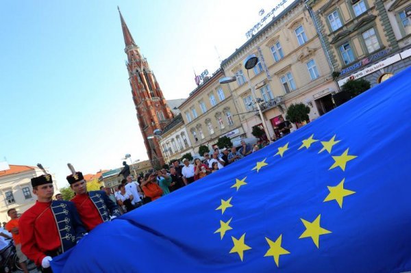 Čak 74 posto ispitanih Hrvata smatra da se njihov glas čuje u Hrvatskoj, a 46 posto u Europi