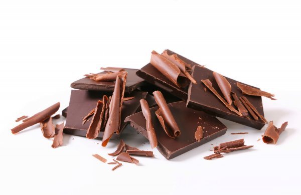 30 grama tamne čokolade sadrži između 2 i 3 miligrama željeza