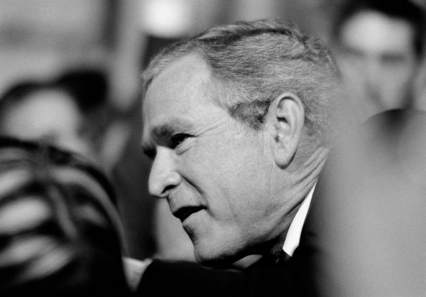Američki predsjednik George Bush Jr. jednom je šapnuo na uho svojim suradnicima da je u blizini first class asshole iz New York Timesa