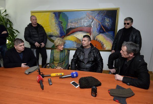 Mirjana Rakić razrješenje je zatražila nakon što su joj u ured stigli prosvjednici, kojima je smetalo privremeno oduzimanje koncesije Z1 televiziji