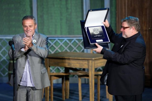 Gradonačelnik Bandić predao je Zlatku Vitezu Nagradu grada Zagreba Pixsell