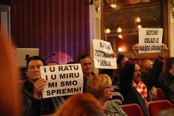 Prosvjed protiv predstave 'Naše nasilje i vaše nasilje' u travnju u Splitu