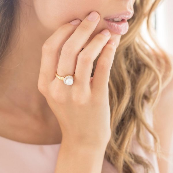 Zlatni prsten sa briljantima i biserima, redovna cijena 6.990,00kn, s popustom 5.242,50 kn, Zaks