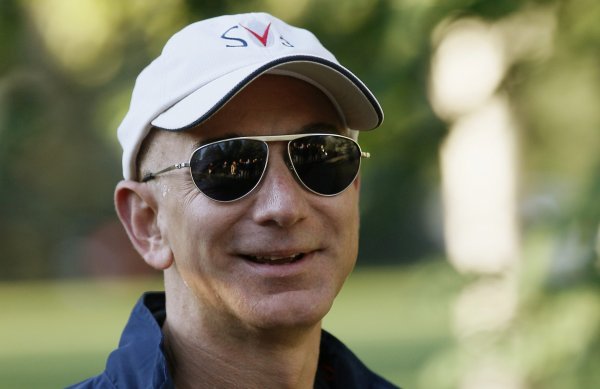 Šef Amazona Jeff Bezos prepoznao je potencijal trgovine odjećom i obućom Reuters