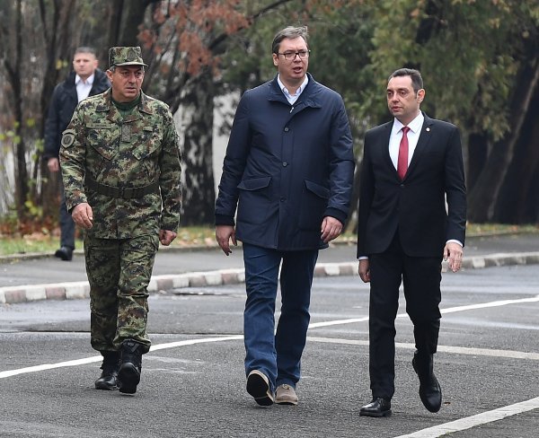 Vučić vlast provodi kombinaciju lažnog mirotvorstva i europejstva te – stalnog održavanja napetosti sa susjedstvom, za što su zaduženi ministri poput Aleksandra Vulina