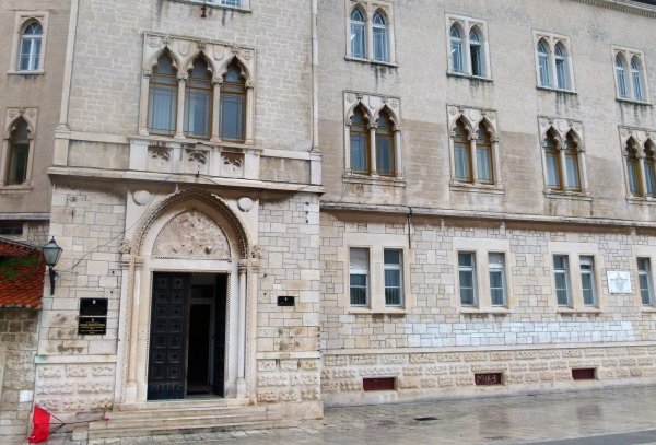 Sudska palača u Trogiru