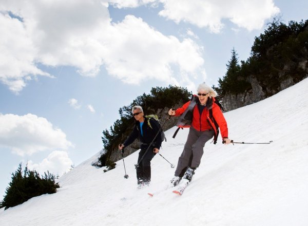 Iako se Britance time plašilo, Europska komisija nikada nije donijela direktivu o dopuštenoj visini snijega za skijanje