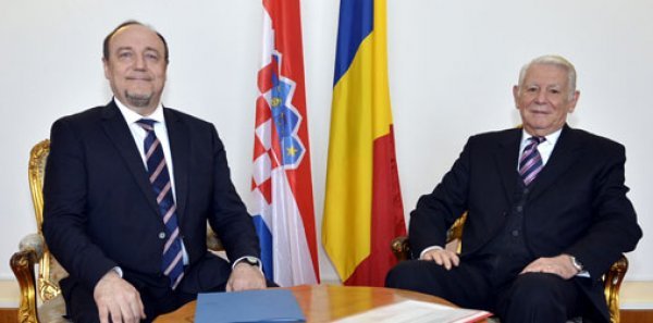 Davor Vidiš s rumunjskim ministrom vanjskih poslova Teodorom Melescanuom
