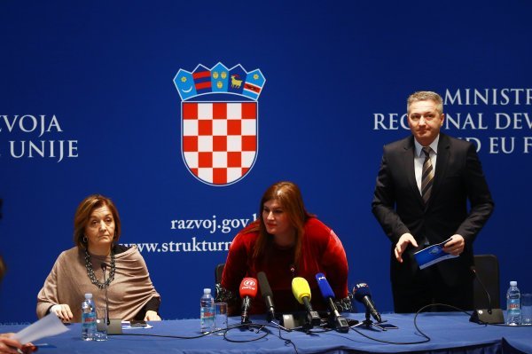 Ministrica Žalac predstavila u Zagrebu rezultate korištenja fondova EU-a u 2018. godini 14. siječnja 2019. Na fotografiji: Spomenka Đurić, Gabrijela Žalac i Velimir Žunac