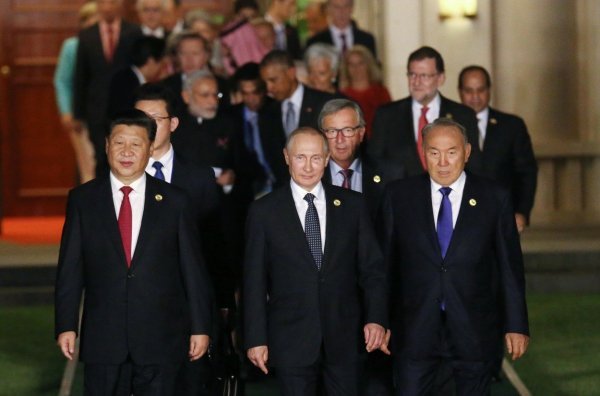 Kineski predsjednik Xi Jinping, ruski predsjednik Vladimir Putin i kazahstanski predsjednik Nursultan Nazarbajev