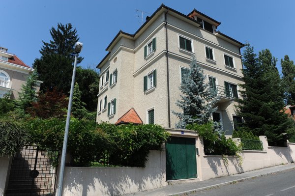 Vila u Kozarčevoj ulici u Zagrebu ne glasi na ime Ive Sanadera 