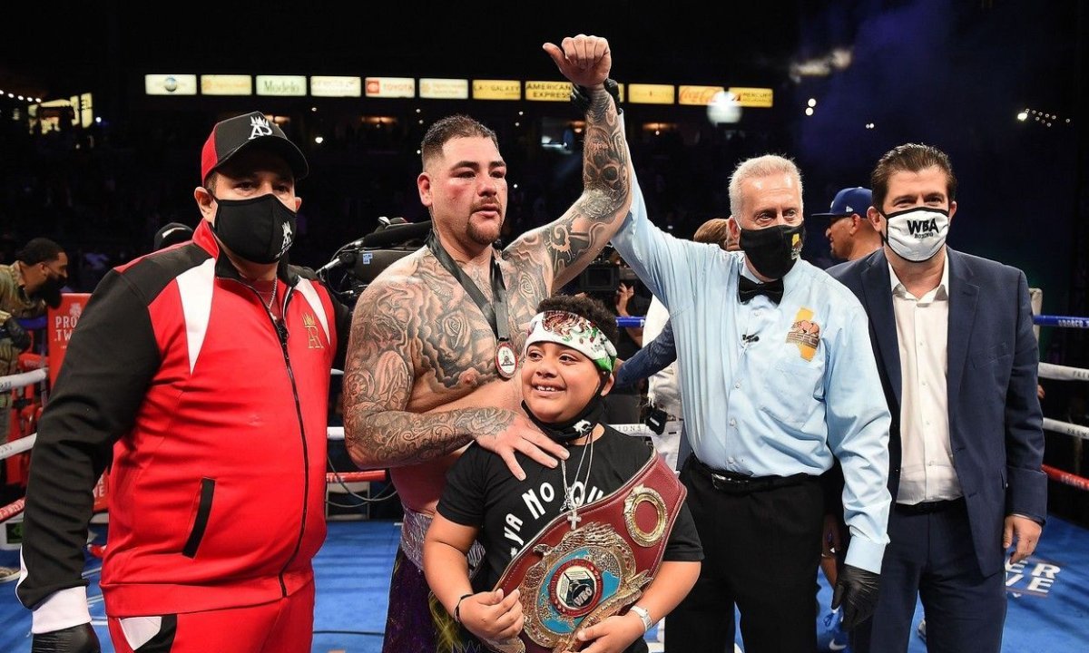 Bivši boksački svjetski prvak u teškoj kategoriji Andy Ruiz vratio se ...
