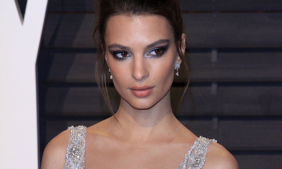 Emily Ratajkowski sponzorira košarkaški klub u irskom gradiću | tportal