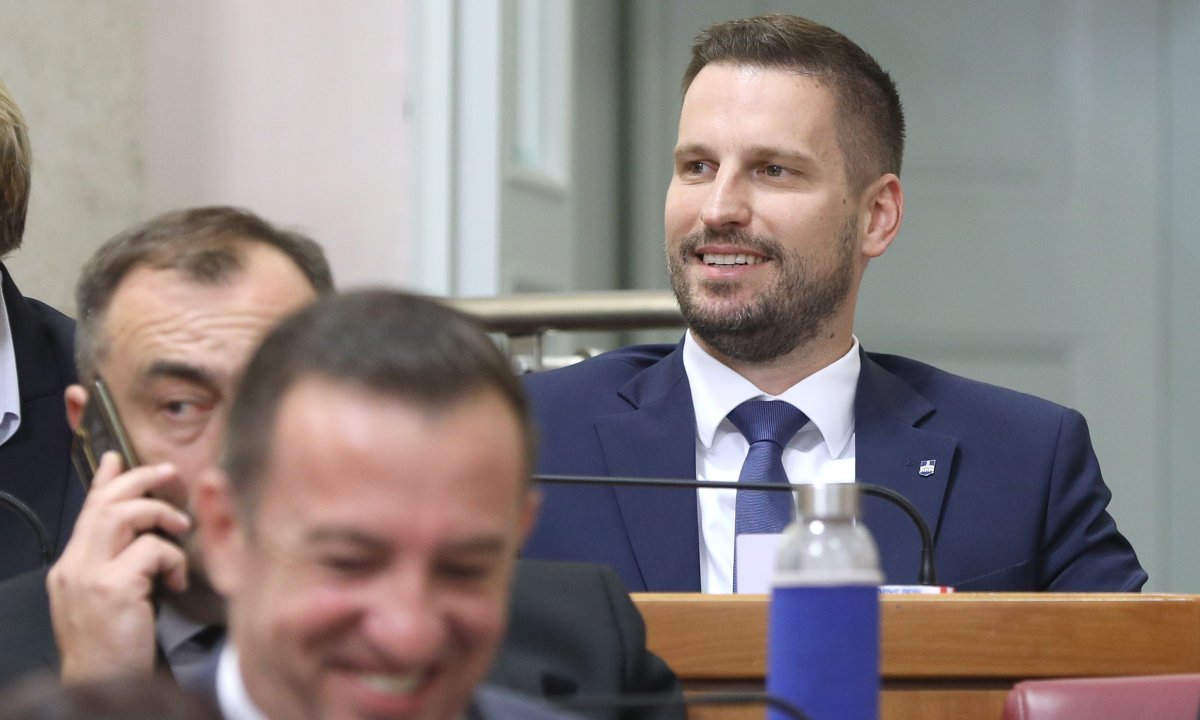 U saborske klupe se vratio osječki gradonačelnik Ivan Radić - tportal