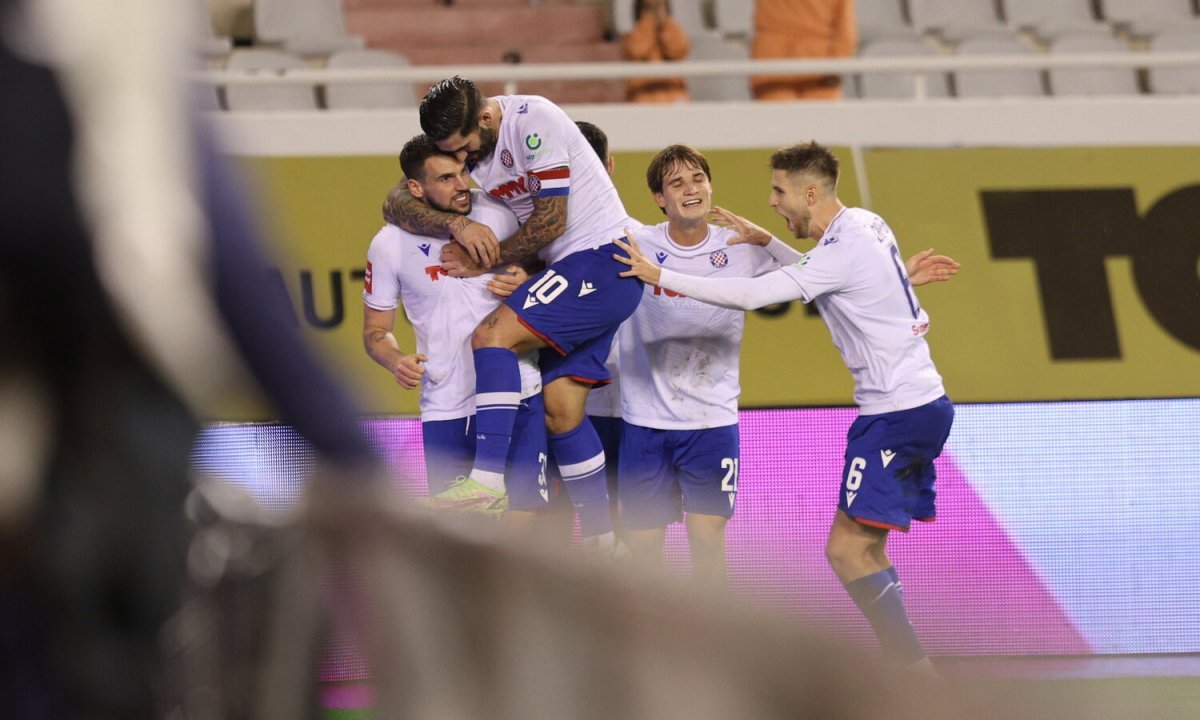 Hajduk - Varaždin 3:1 - Bijeli lakoćom pobijedili Varaždince i nakon 15.  kola HNL-a čvrsto drže prvo mjesto