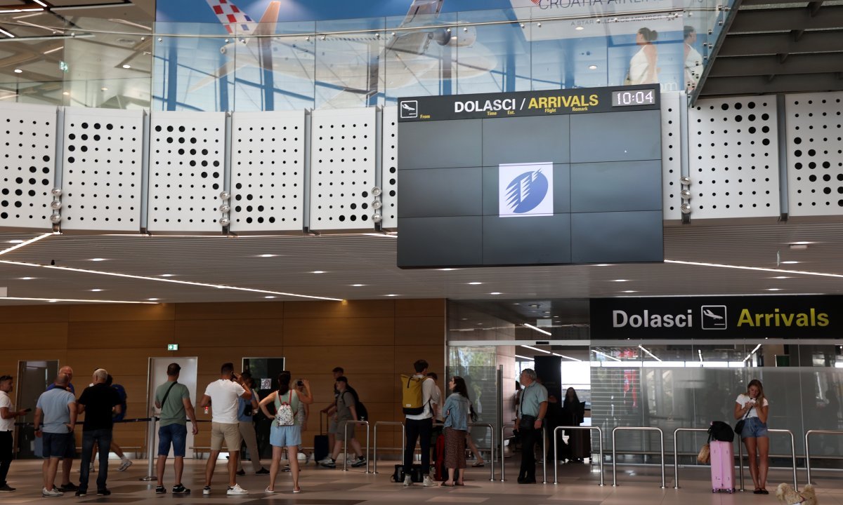Ovog vikenda kroz splitsku zračnu i trajektnu luku proći će 120.000 ...