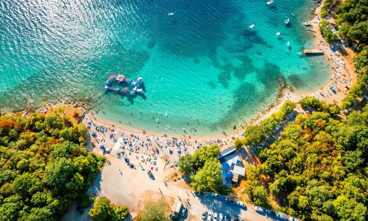 Ljepotama ovog našeg bajkovitog otoka na sjevernom Jadranu nemoguće je ...