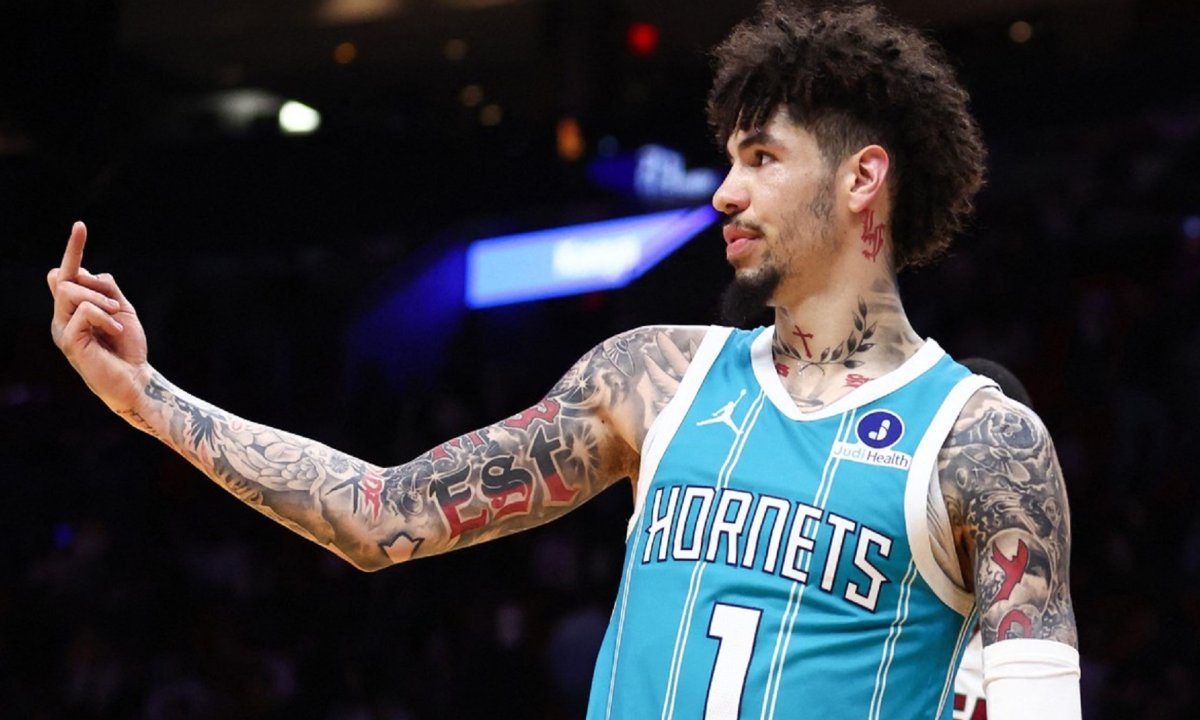 Frustrirana NBA zvijezda sucima pokazala srednji prst; evo kakva ga ...