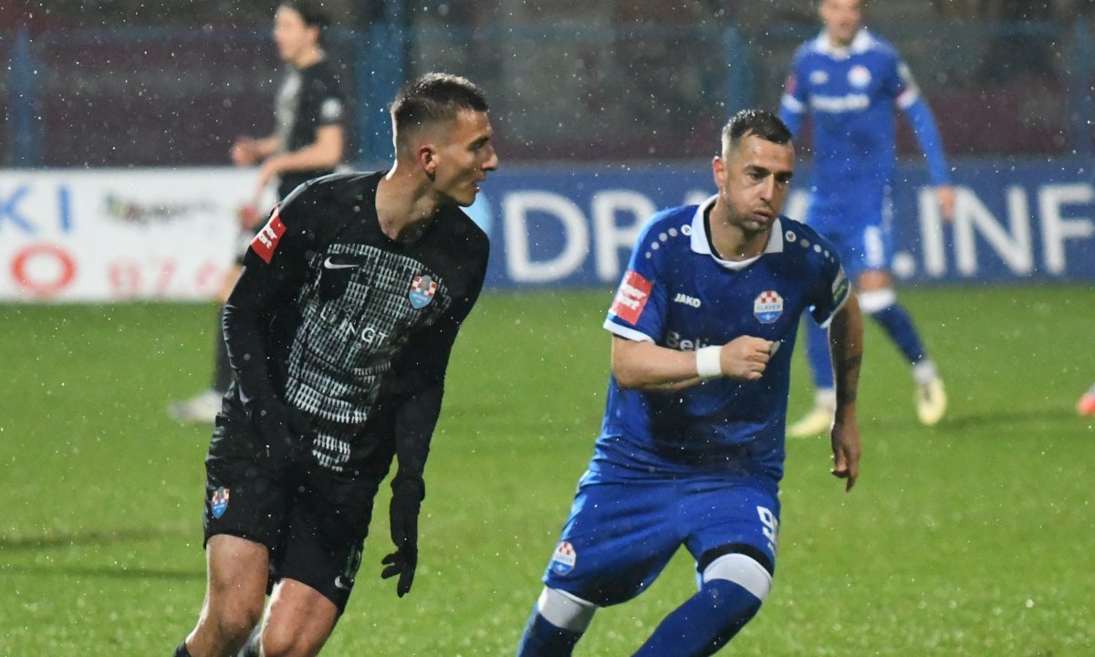 Nevjerojatna situacija u SHNL-u: Napadač Slavena dao dva gola s ...